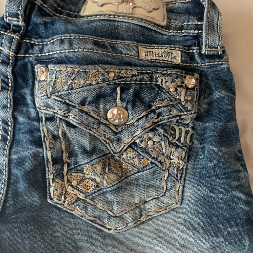 Size 26 Miss Me Signature Bootcut Jeans